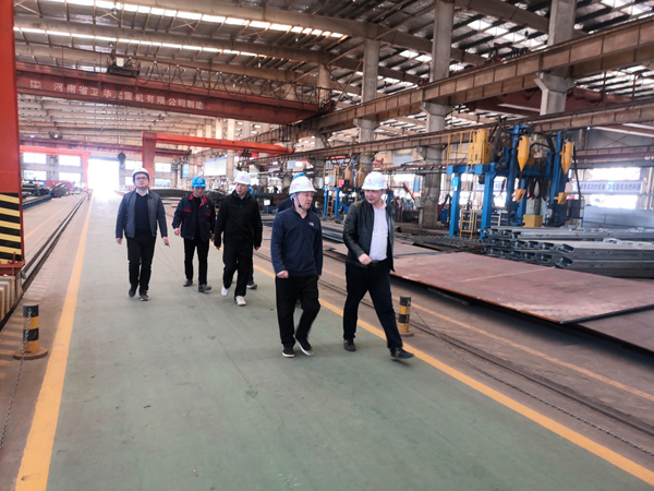 股份公司副总经理到欧美无码
检查工作