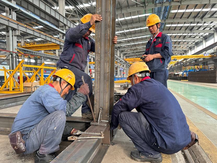 欧美无码
开展钢结构构件安装演练