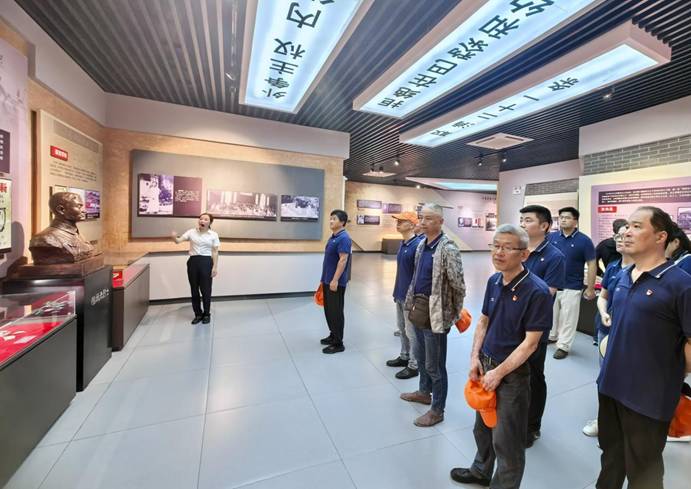 公司党委组织开展党日活动