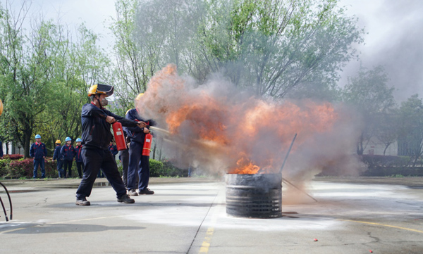 欧美无码
开展消防应急演练活动 