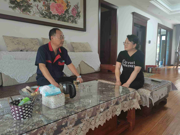 公司党委开展走访慰问