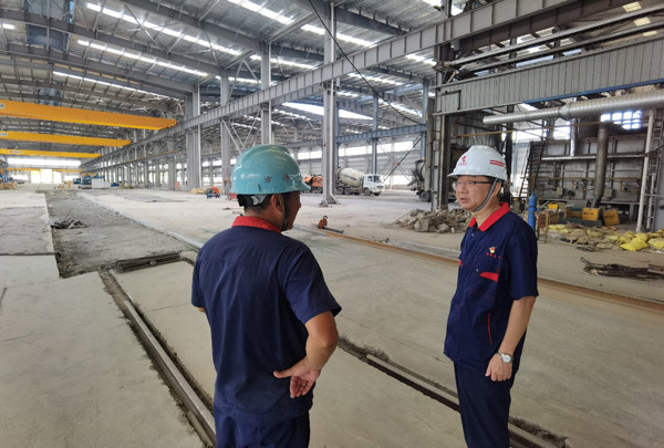 公司党委书记走访慰问一线职工 公司党委书记走访慰问一线职工