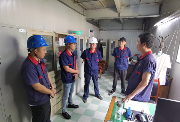 公司党委书记走访慰问一线职工 公司党委书记走访慰问一线职工