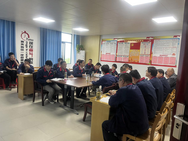 王伍升到建材研究室、建材公司调研 王伍升到建材研究室、建材公司调研