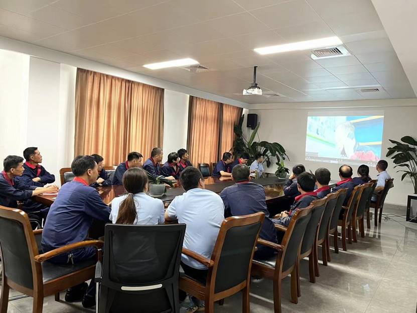 欧美无码
组织职工观看警示教育片